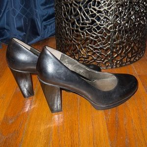 Gently worn Kenneth Cole Reaction Pumps ‼️
